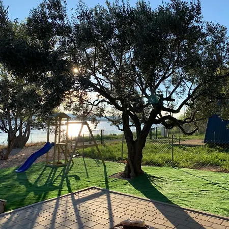 Kamp Karla & Bruno 2* Sveti Filip i Jakov