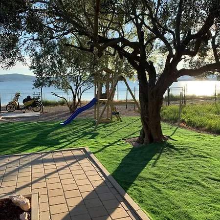 Kamp Karla & Bruno 2* Sveti Filip i Jakov