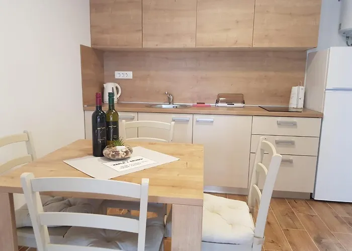 Kamp Karla & Bruno مكان تخييم سفيتي فيليب ياكوف