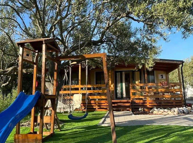 Kamp Karla & Bruno 2*