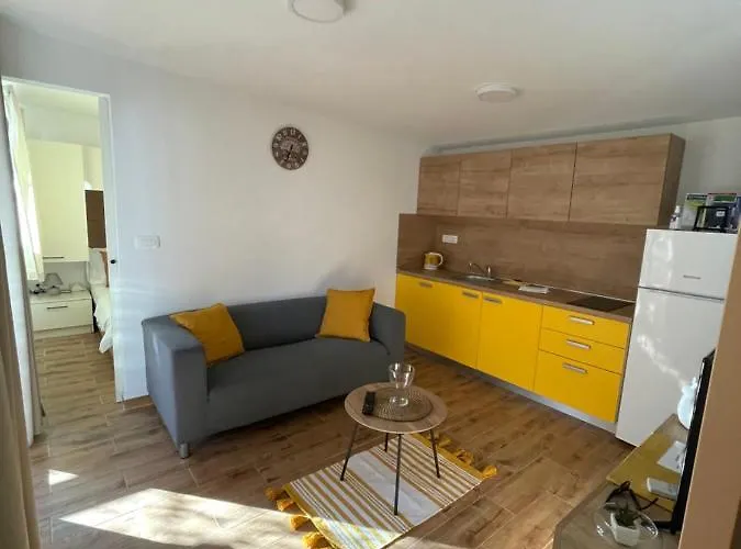 Kamp Karla & Bruno 2* سفيتي فيليب ياكوف