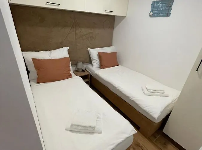 Κάμπινγκ Kamp Karla & Bruno 2*