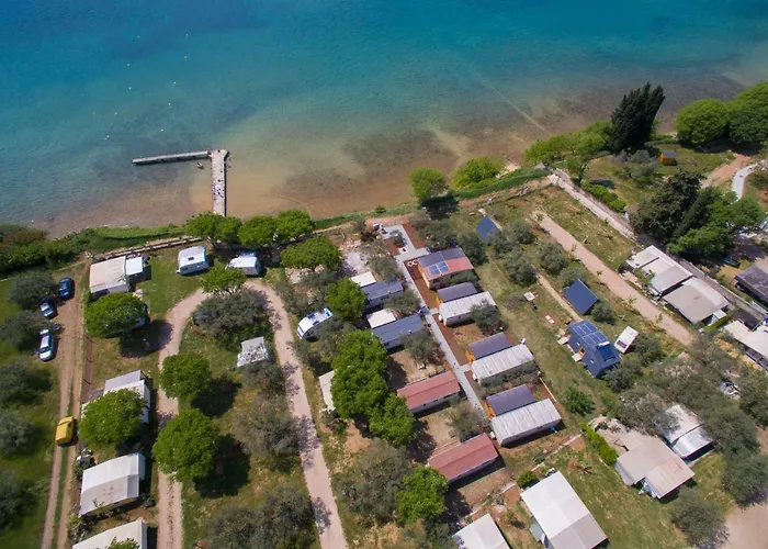 Κάμπινγκ Kamp Karla & Bruno Sveti Filip i Jakov