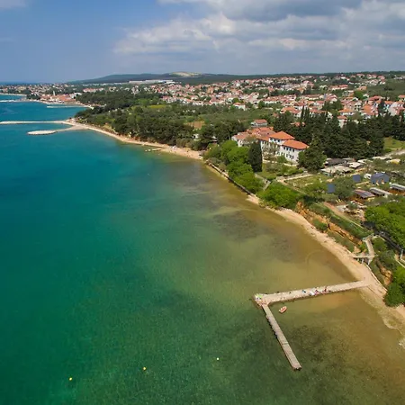 Kamp Karla & Bruno スベティ・フィリップ・イ・ヤコブ