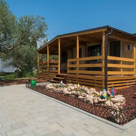 キャンプ場 Kamp Karla & Bruno 2*