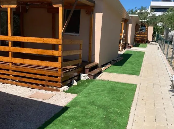 キャンプ場 Kamp Karla & Bruno 2*