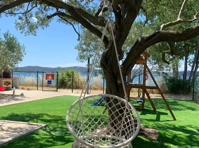 Kamp Karla & Bruno 2*